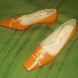 J Renee' Women's Geometric Pump - Flair Orange, Si